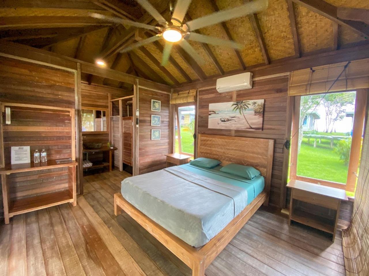 Sonny Island Resort Cabanas Frente Al Mar Punta Bajo Rico Eksteriør billede
