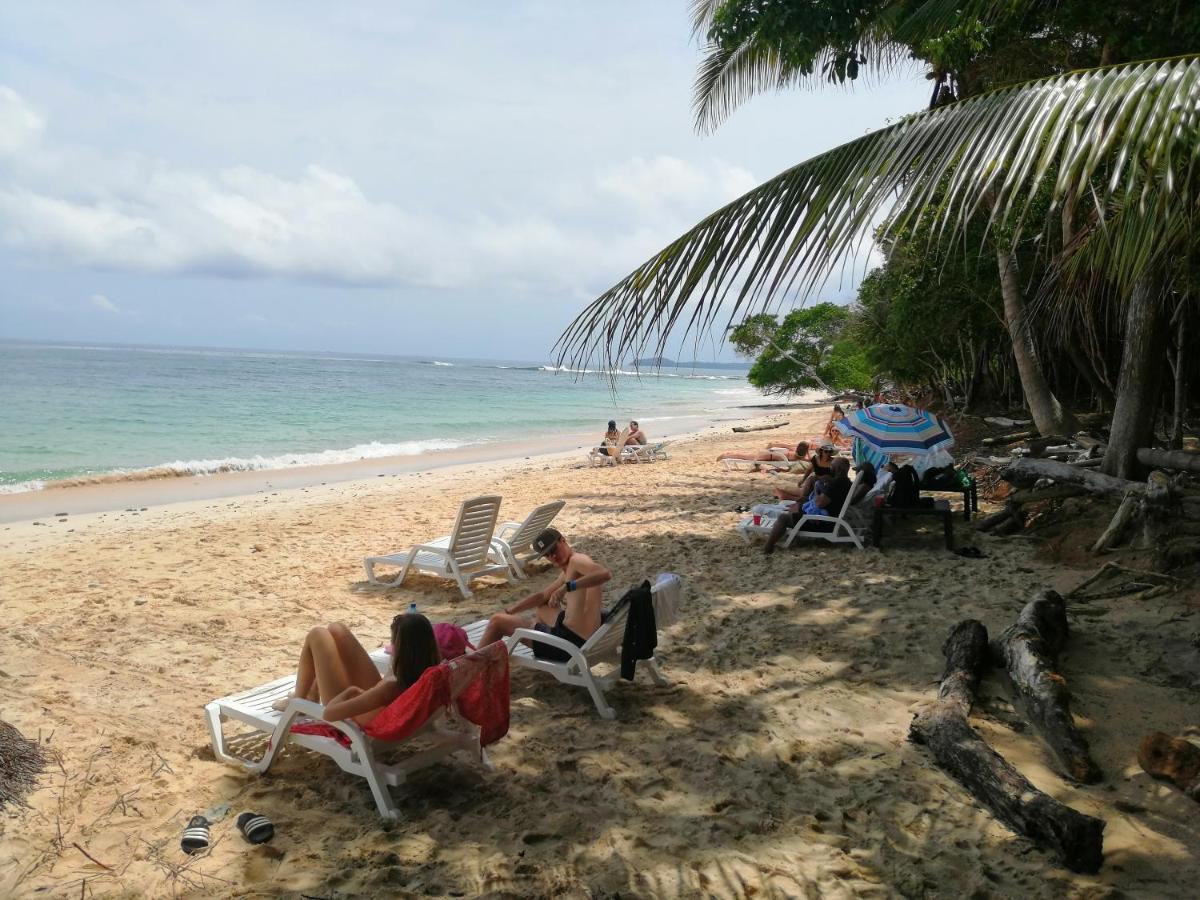 Sonny Island Resort Cabanas Frente Al Mar Punta Bajo Rico Eksteriør billede